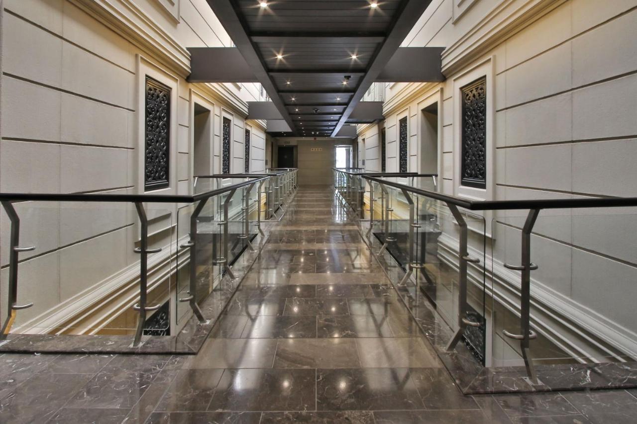 Cape Royale 1 Bedroom Luxury Apartments With Mountain View Cape Town Exterior photo